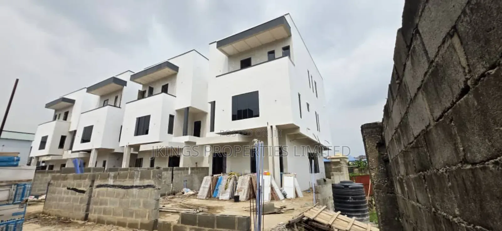 4bdrm Duplex in Monumental Estate for sale in Opebi