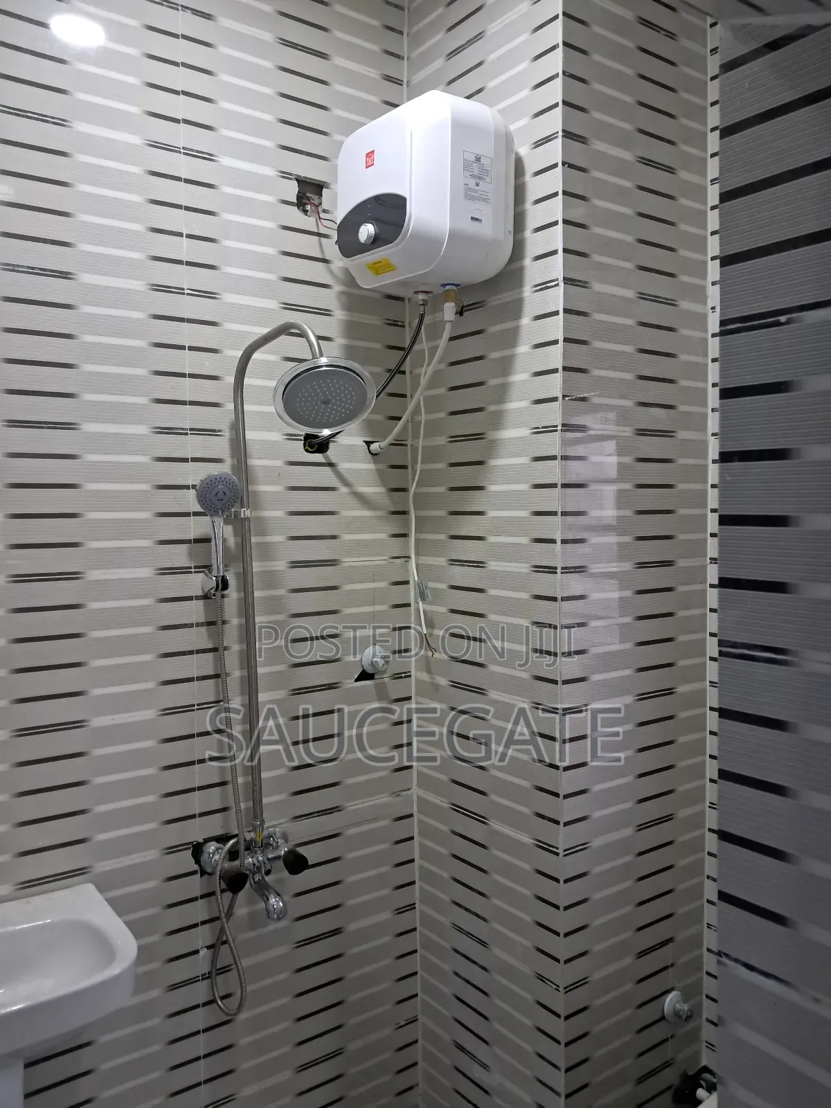 2bdrm Apartment in 91 Road, Abule Ado for rent in Abule Ado