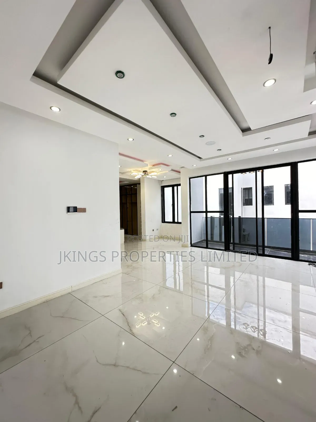 4bdrm Duplex in Medina Estate for sale in Medina