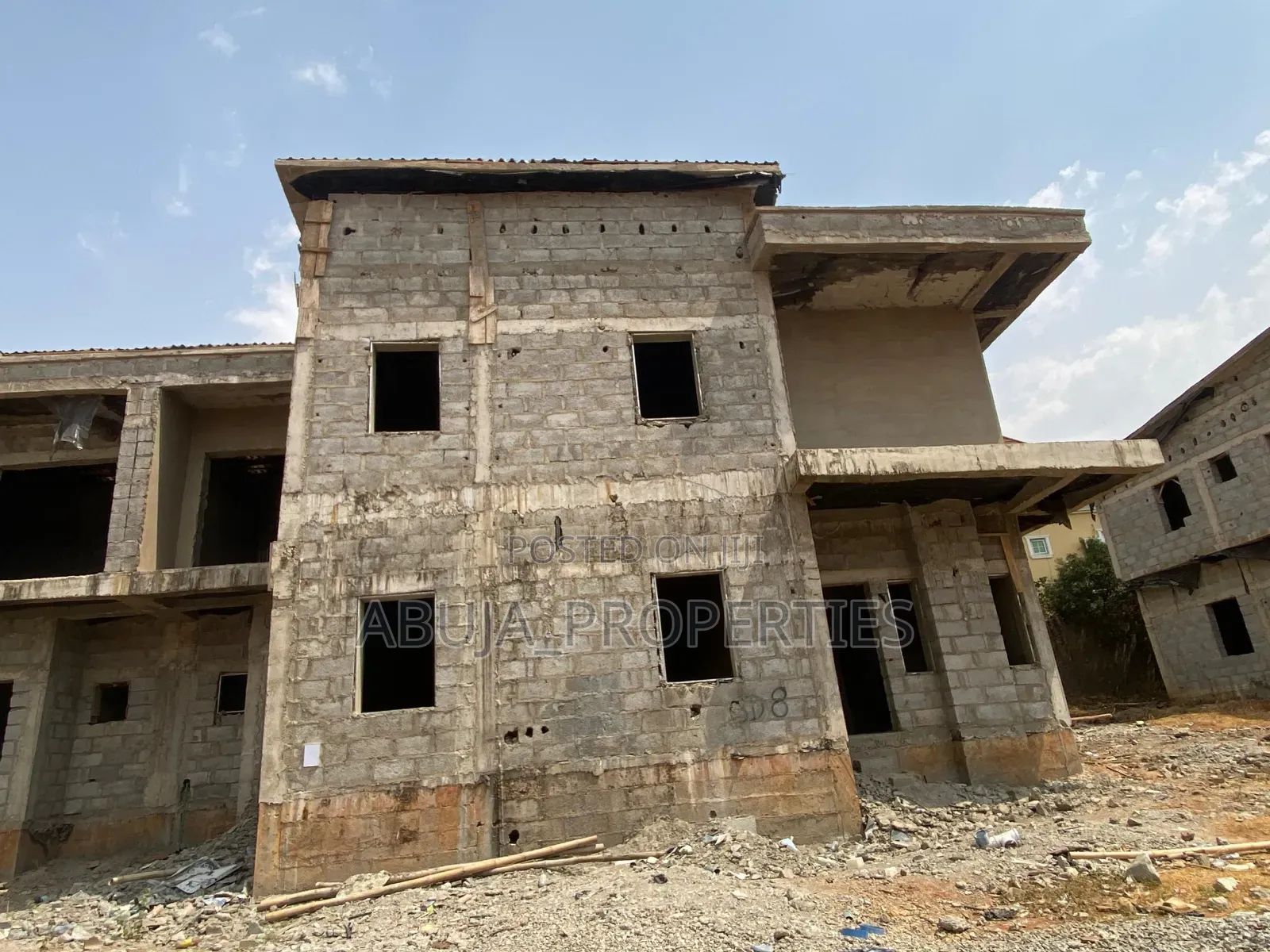 4bdrm Duplex in In A Secured Estate, Life Camp for sale in Life Camp