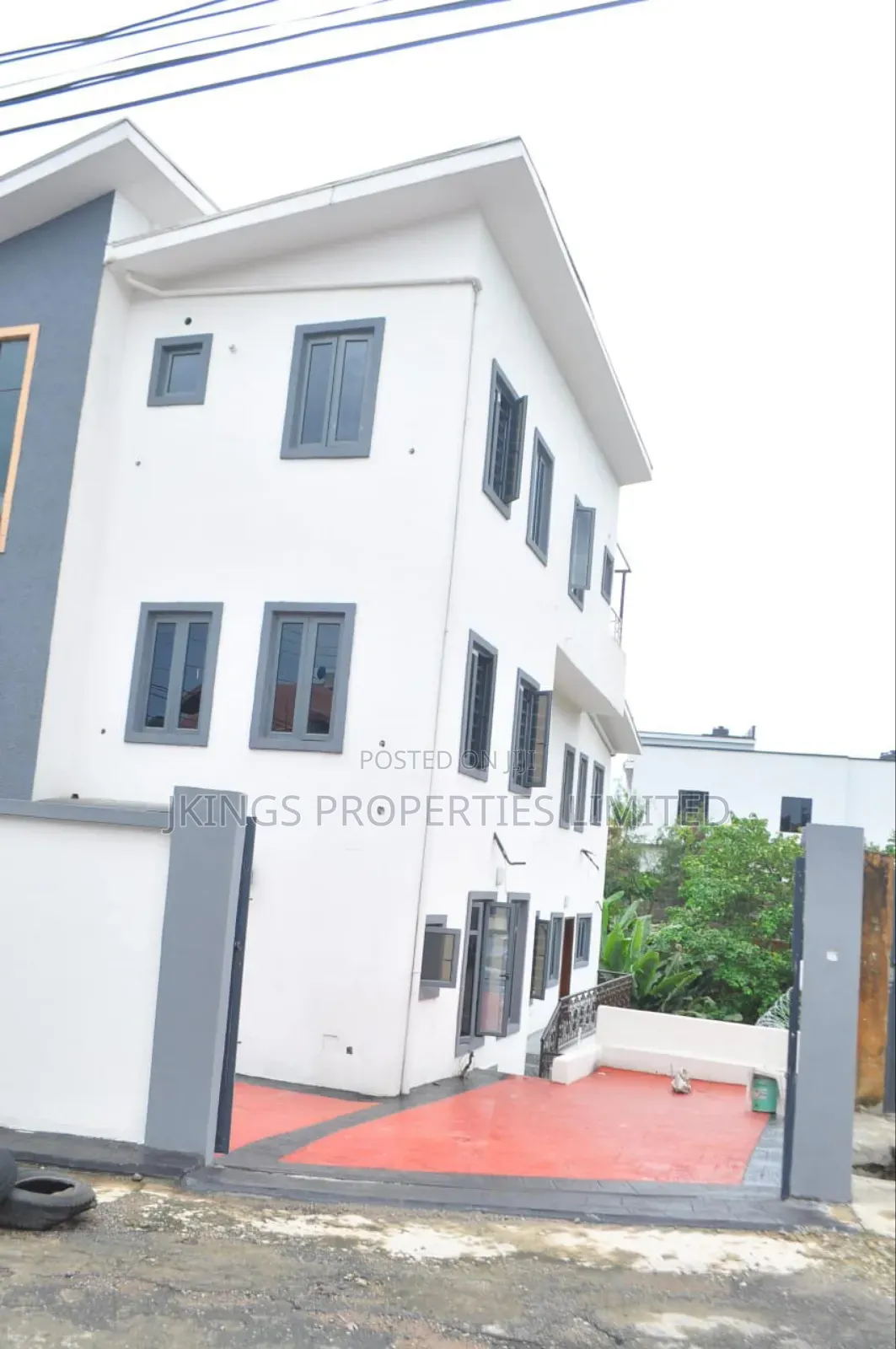 5bdrm Duplex in Akora Estate, Adeniyi Jones for sale in Adeniyi Jones
