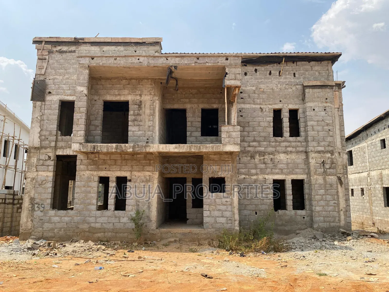 5bdrm Duplex in In A Secured Estate, Life Camp for sale in Life Camp