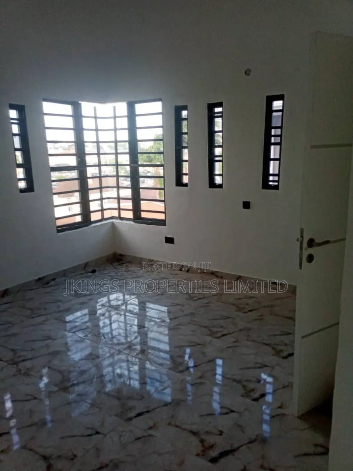 5bdrm Duplex in Magodo Phase 1 for sale in Magodo Isheri