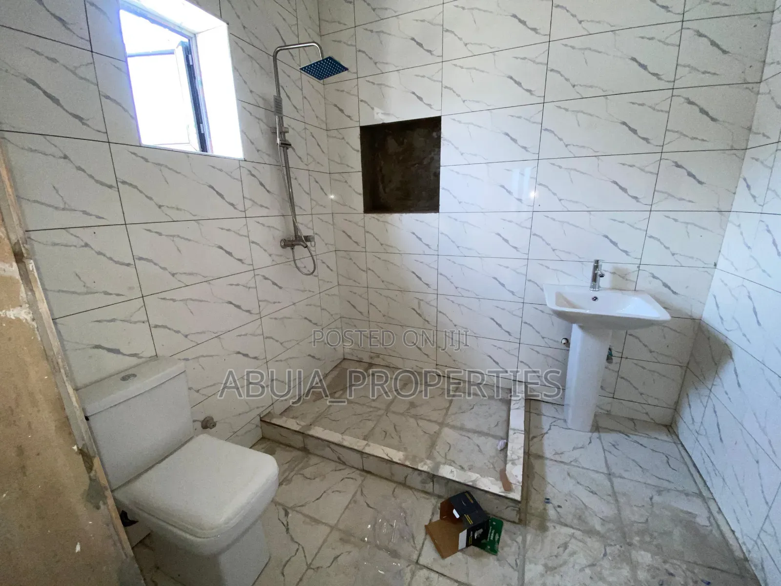 3bdrm Apartment in In A Secured Estate, Life Camp for sale in Life Camp