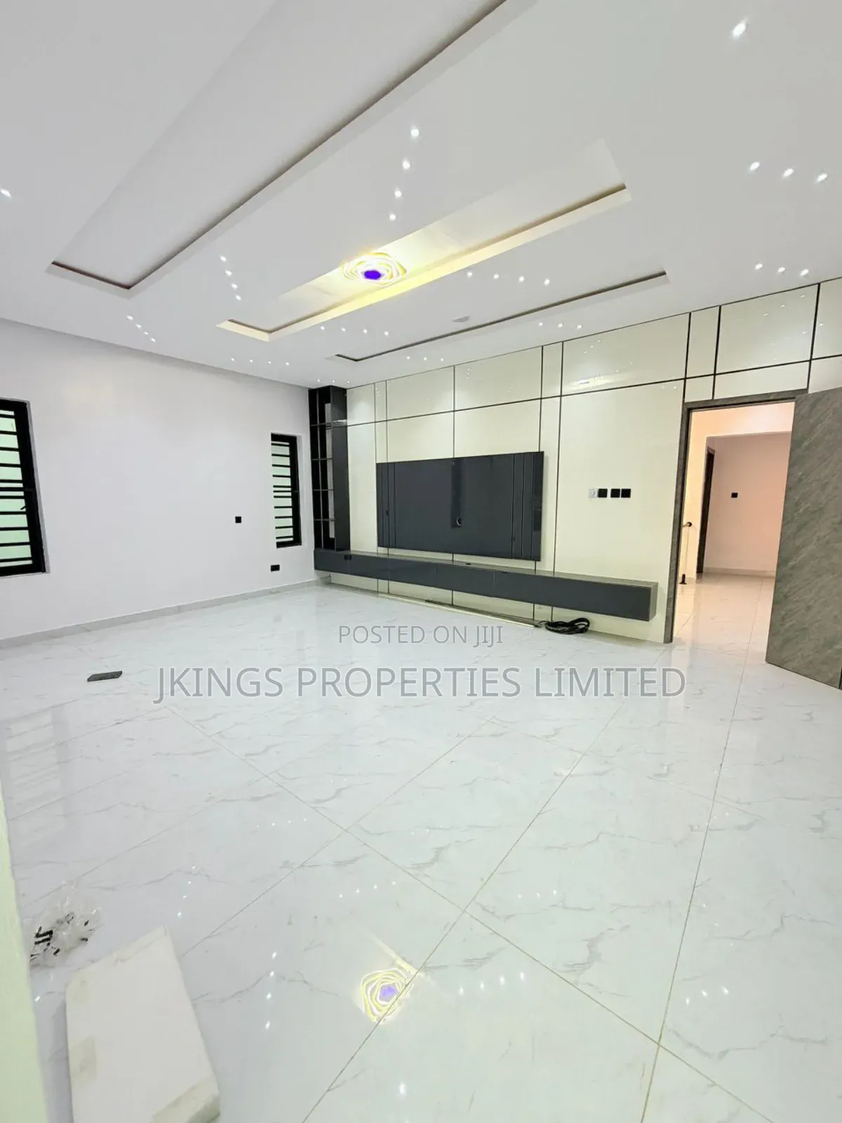 4bdrm Duplex in Arowojobe Estate for sale in Maryland