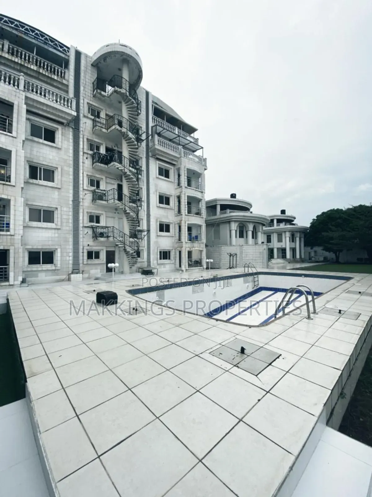 3bdrm Apartment in Ahmadu Bello Way for rent in Ahmadu Bello Way