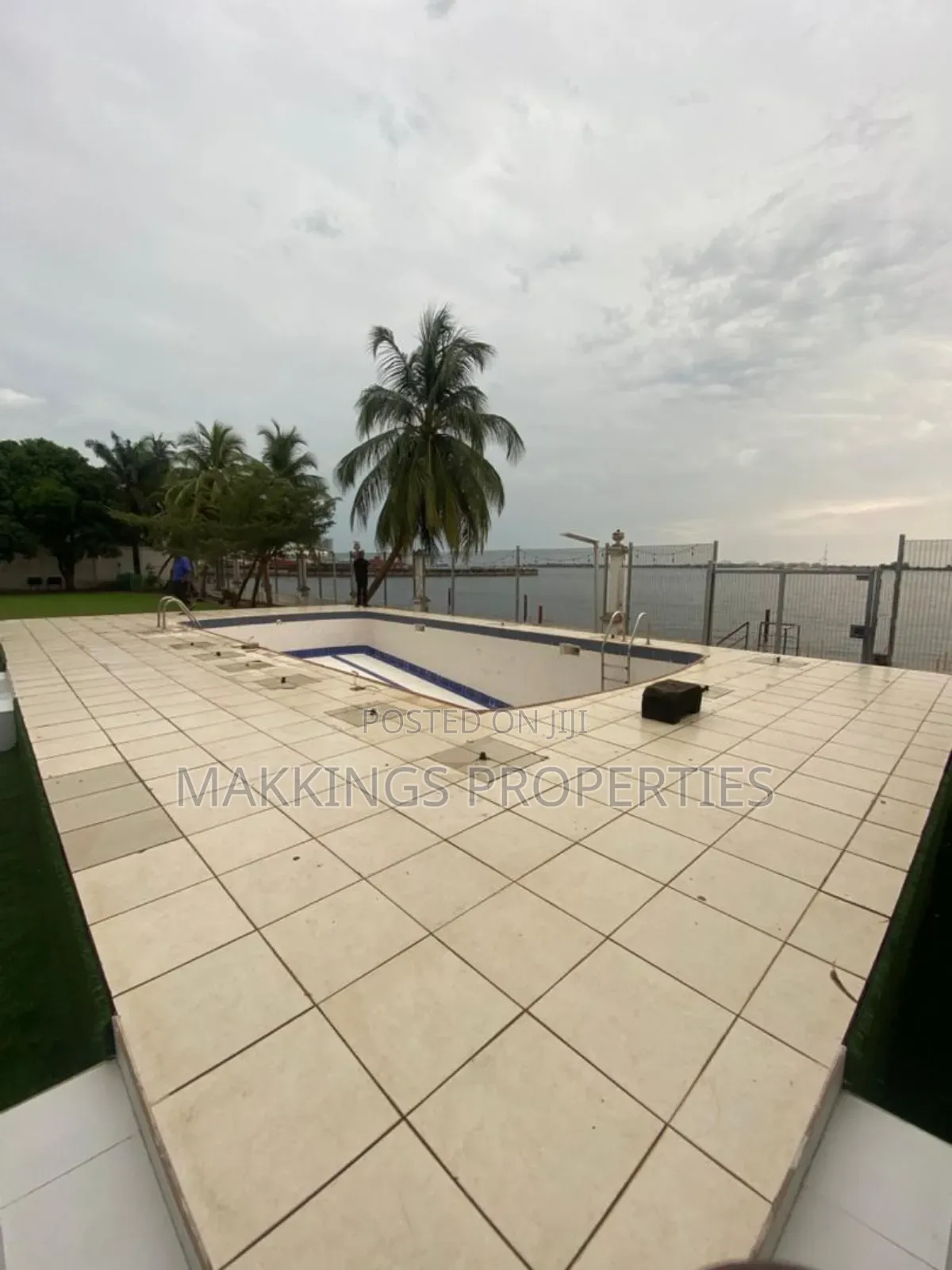 3bdrm Apartment in Ahmadu Bello Way for rent in Ahmadu Bello Way