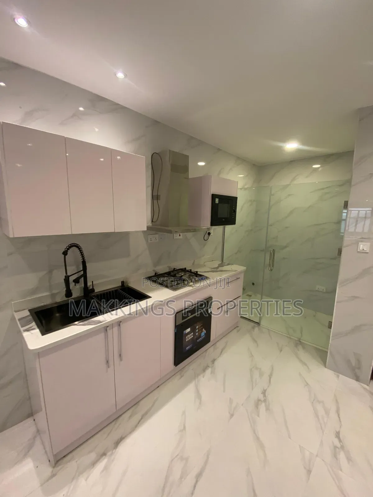 3bdrm Apartment in Ahmadu Bello Way for rent in Ahmadu Bello Way