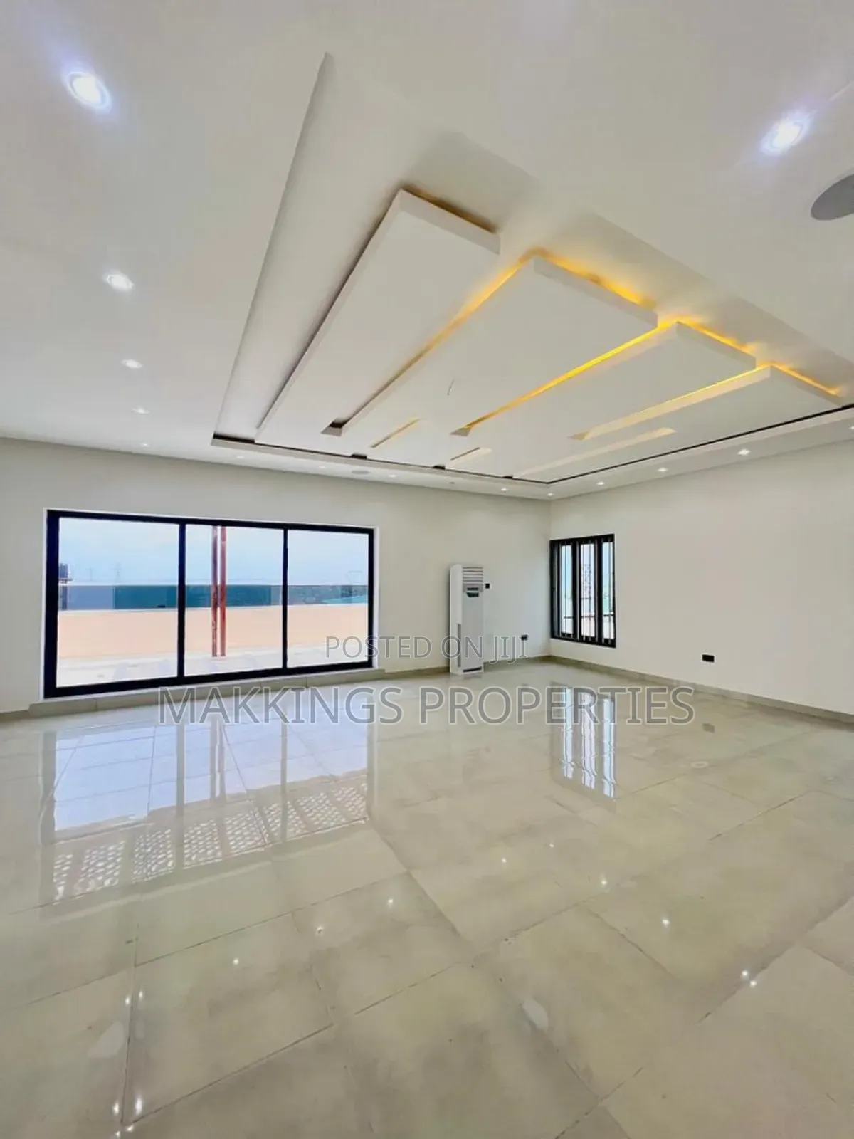 5bdrm Duplex in Lekki Phase 1 for sale in Lekki Phase 1