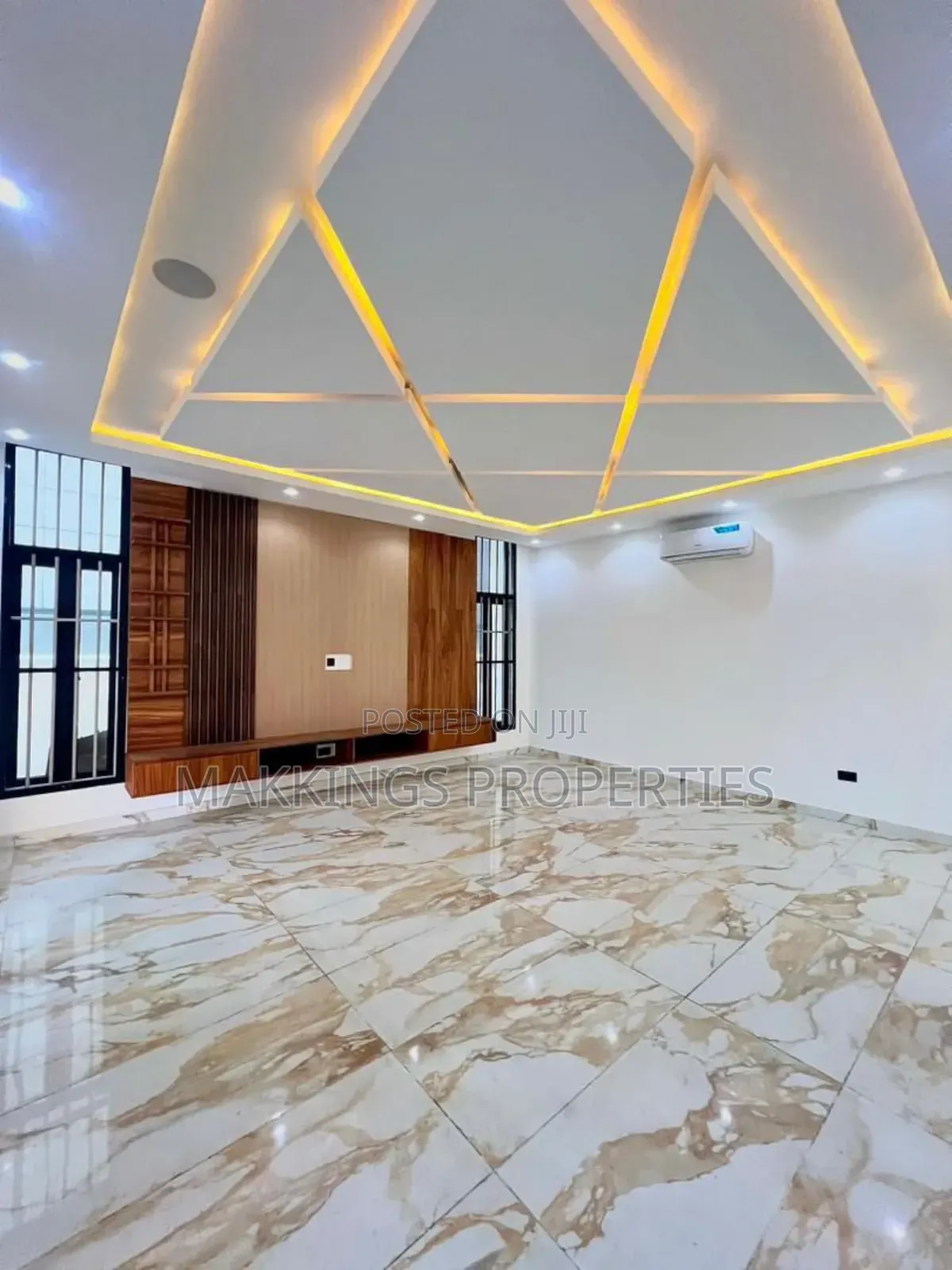 5bdrm Duplex in Lekki Phase 1 for sale in Lekki Phase 1