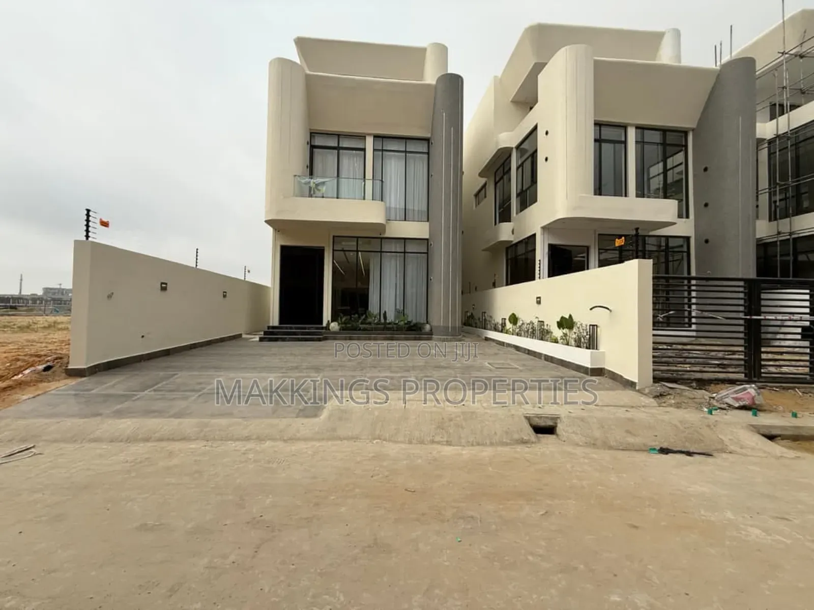 5bdrm Duplex in Lekki Phase 1 for sale in Lekki Phase 1