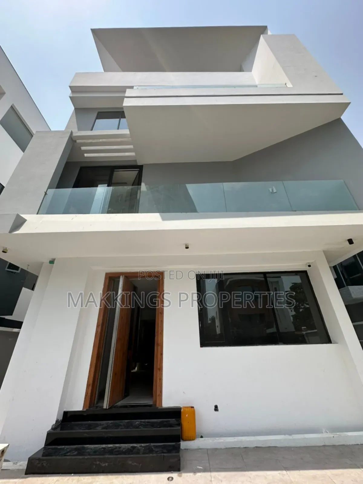 5bdrm Duplex in Banana Island for sale in Banana Island