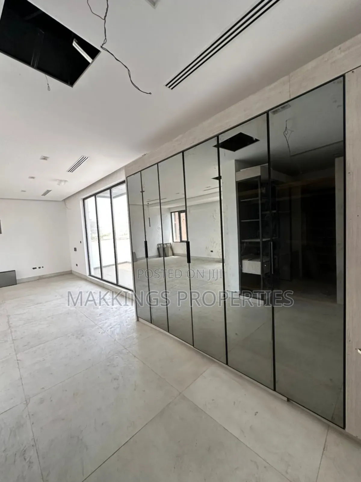 5bdrm Duplex in Banana Island for sale in Banana Island