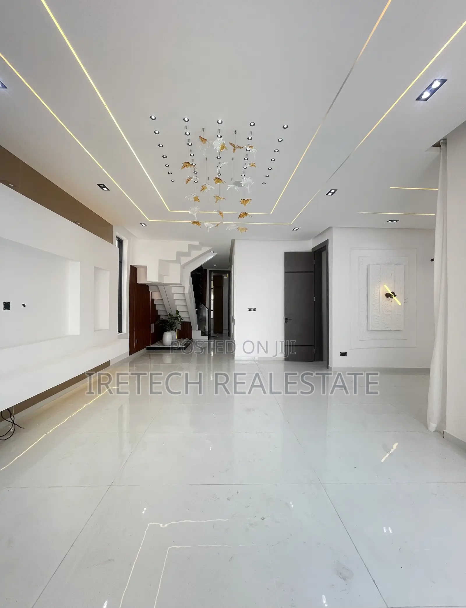 4bdrm Duplex in Chevron Secured for sale in Chevron