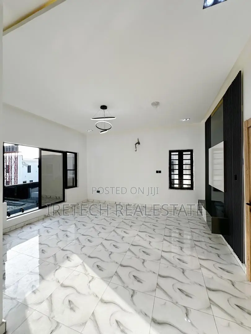 3bdrm Townhouse/Terrace in Ikota Gra for sale in Ikota