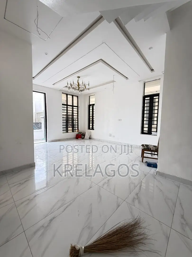 4bdrm Duplex in Sangotedo for sale in Sangotedo