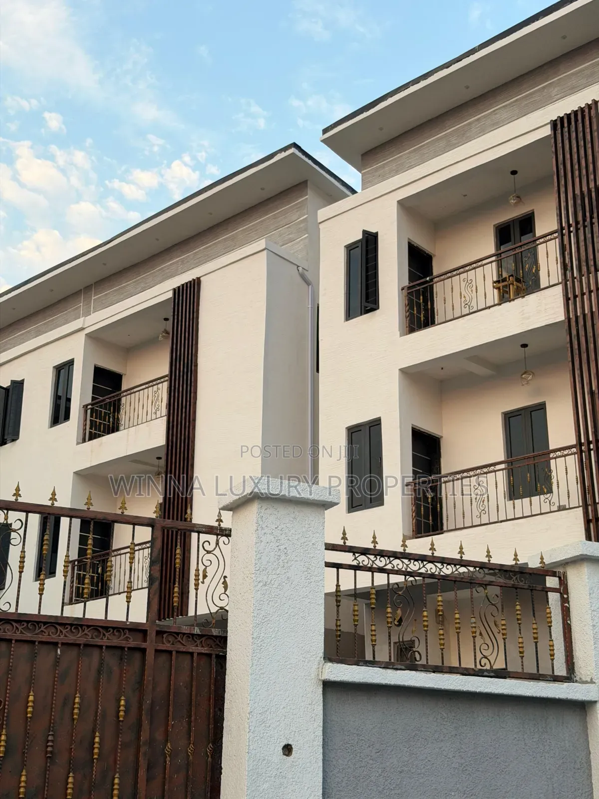 4bdrm Townhouse/Terrace in Utako for sale in Utako