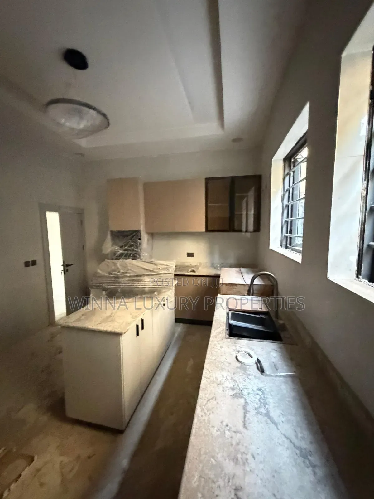 4bdrm Townhouse/Terrace in Utako for sale in Utako
