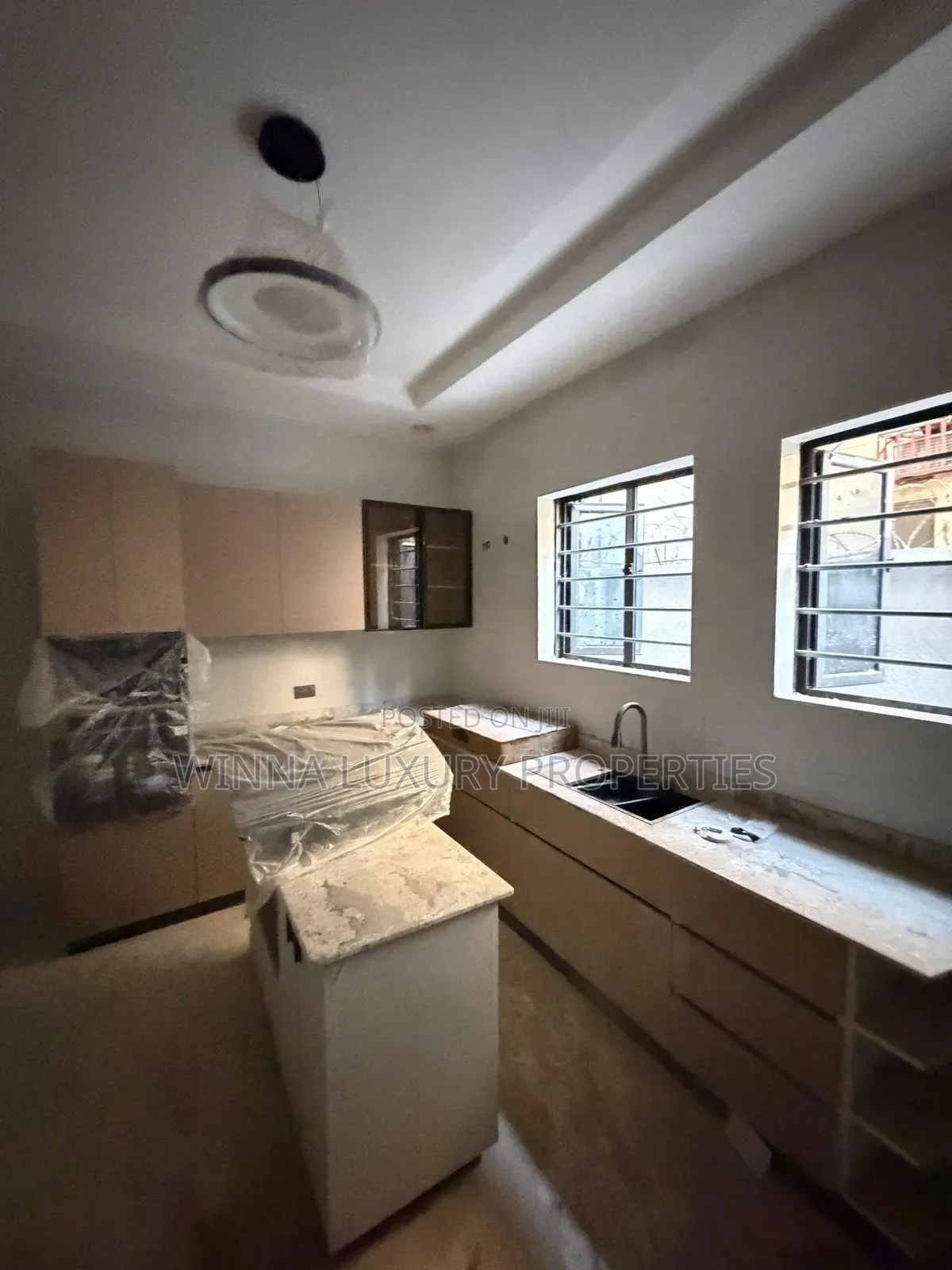 4bdrm Townhouse/Terrace in Utako for sale in Utako