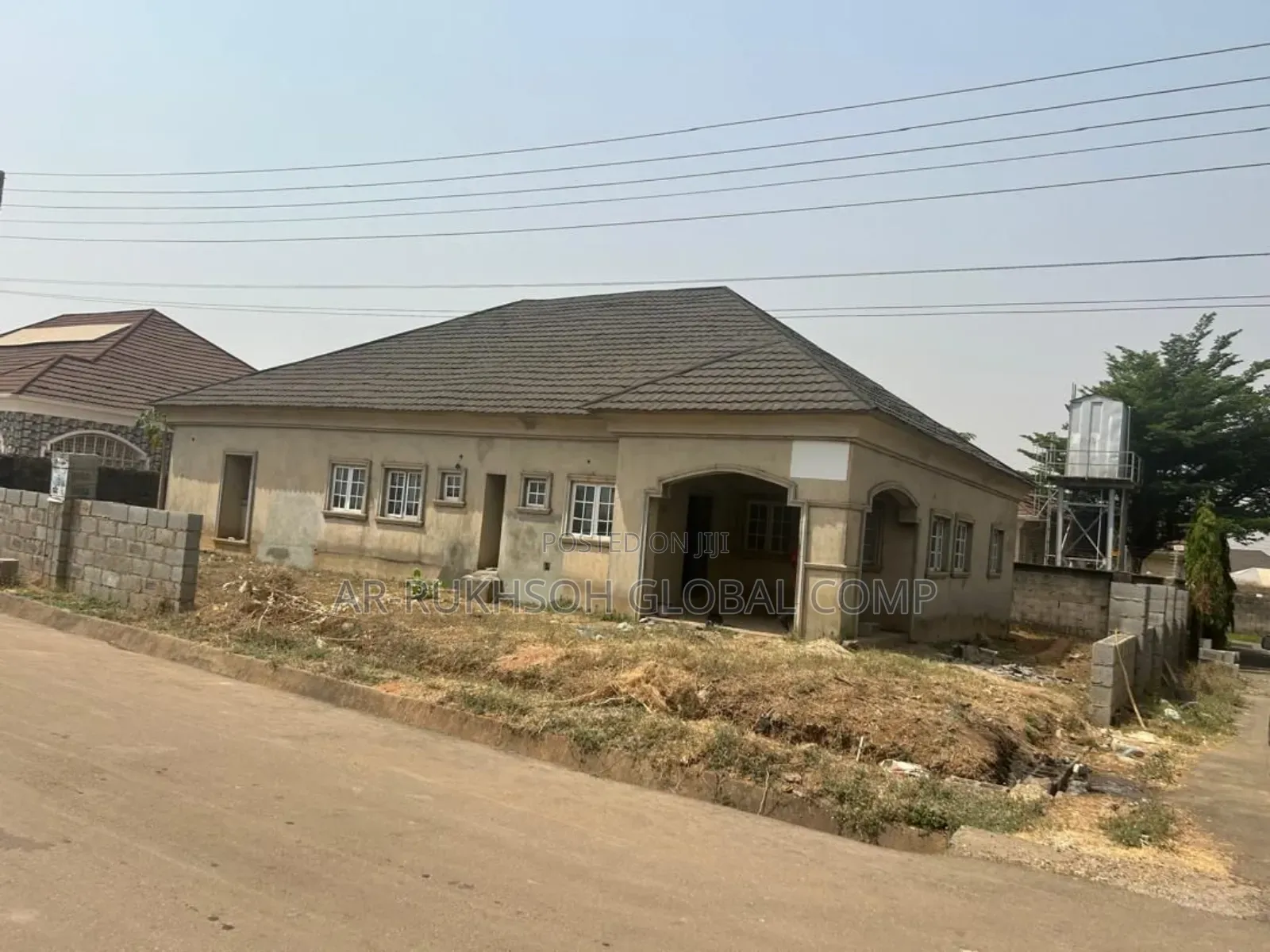 5bdrm Bungalow in Estate Opposite, Dakwo District for sale in Dakwo District
