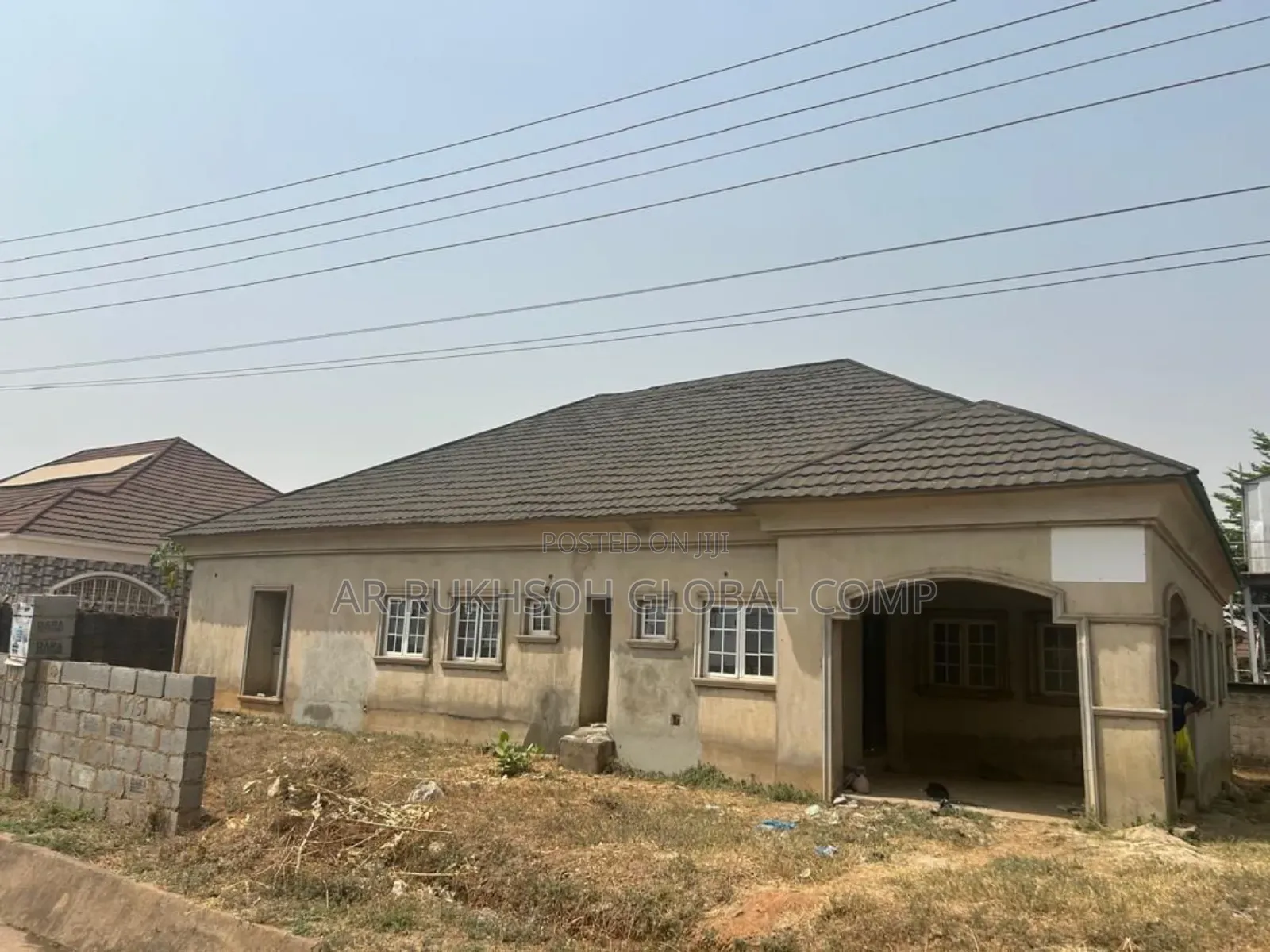 5bdrm Bungalow in Estate Opposite, Dakwo District for sale in Dakwo District