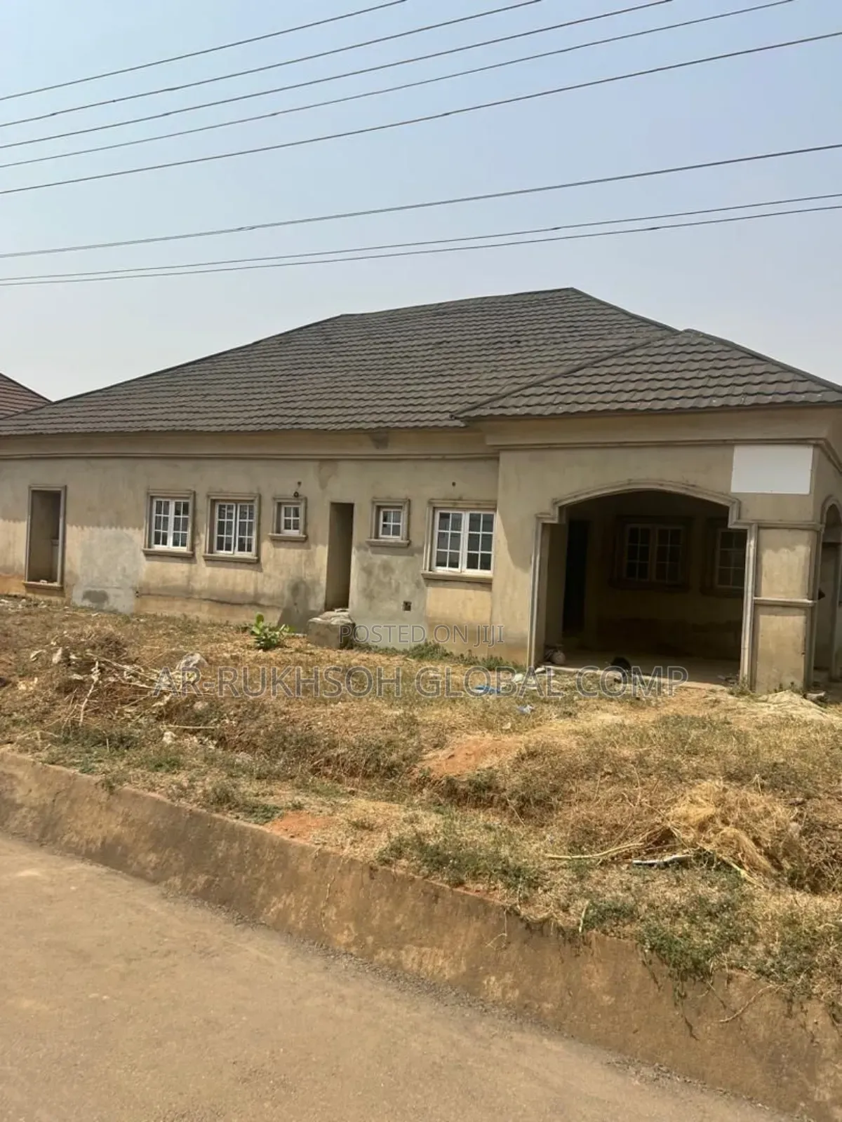 5bdrm Bungalow in Estate Opposite, Dakwo District for sale in Dakwo District