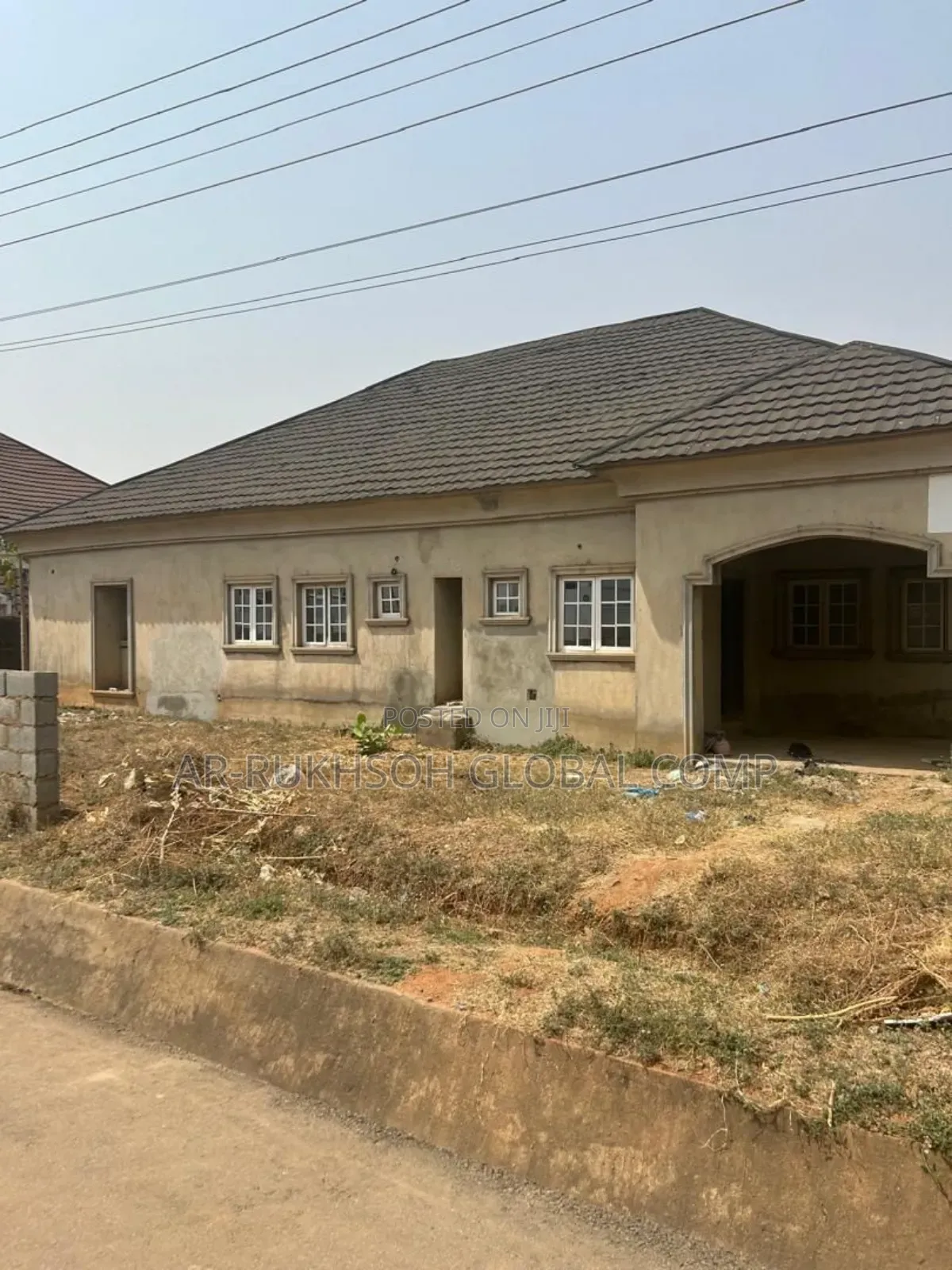 5bdrm Bungalow in Estate Opposite, Dakwo District for sale in Dakwo District