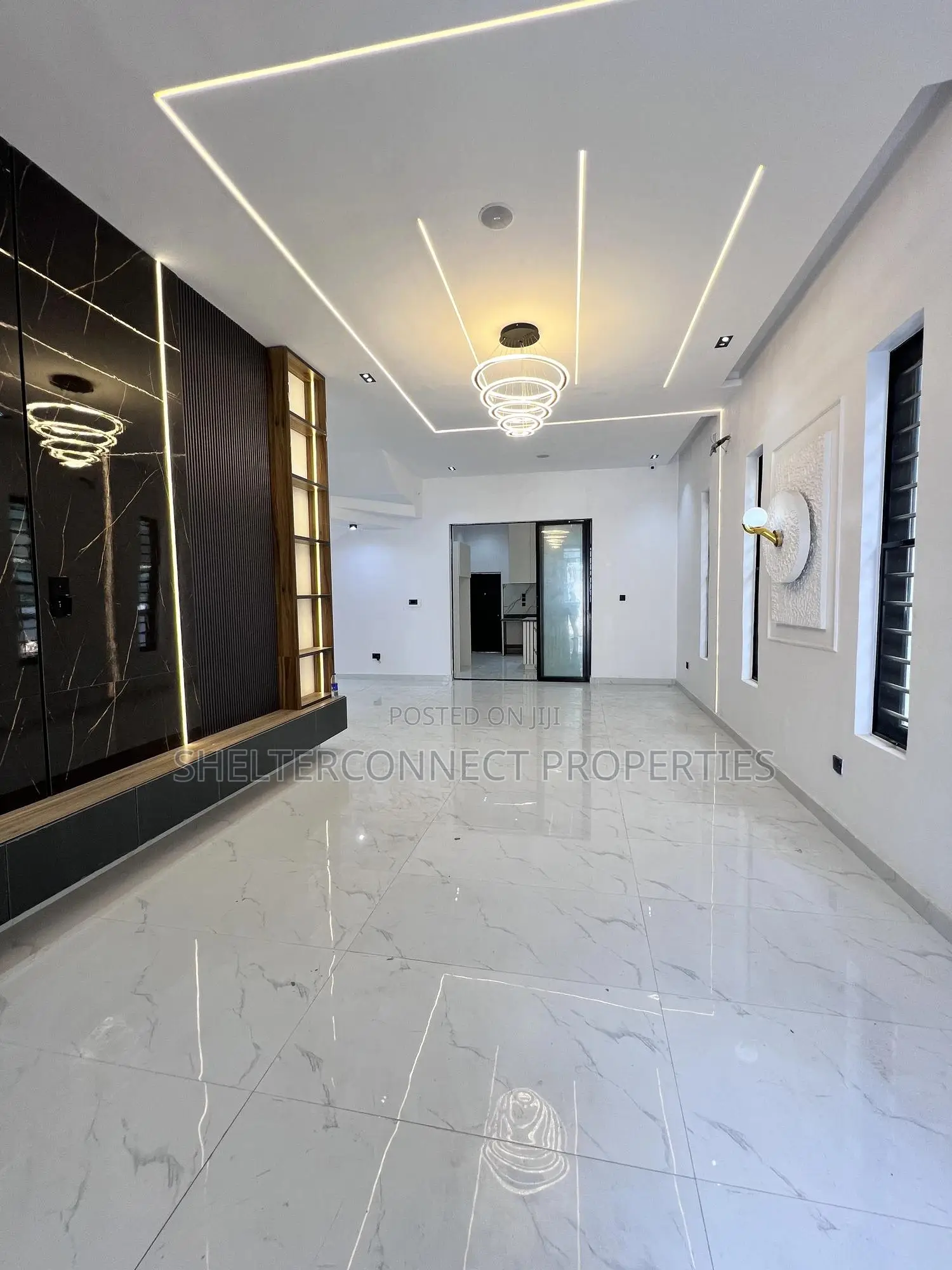 5bdrm Duplex in Ikota for sale in Ikota