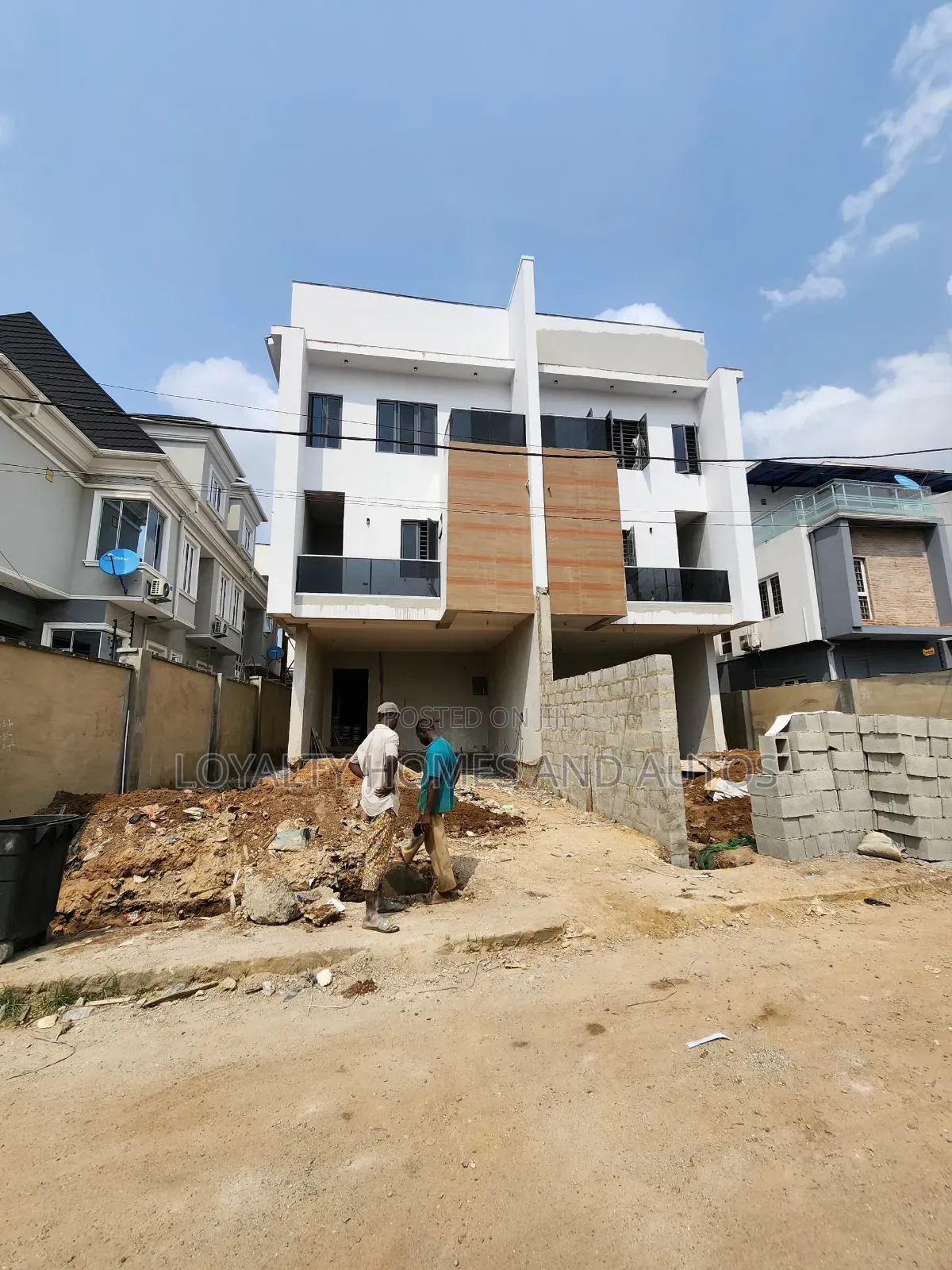5bdrm House in Adeniyi Jones for sale in Adeniyi Jones