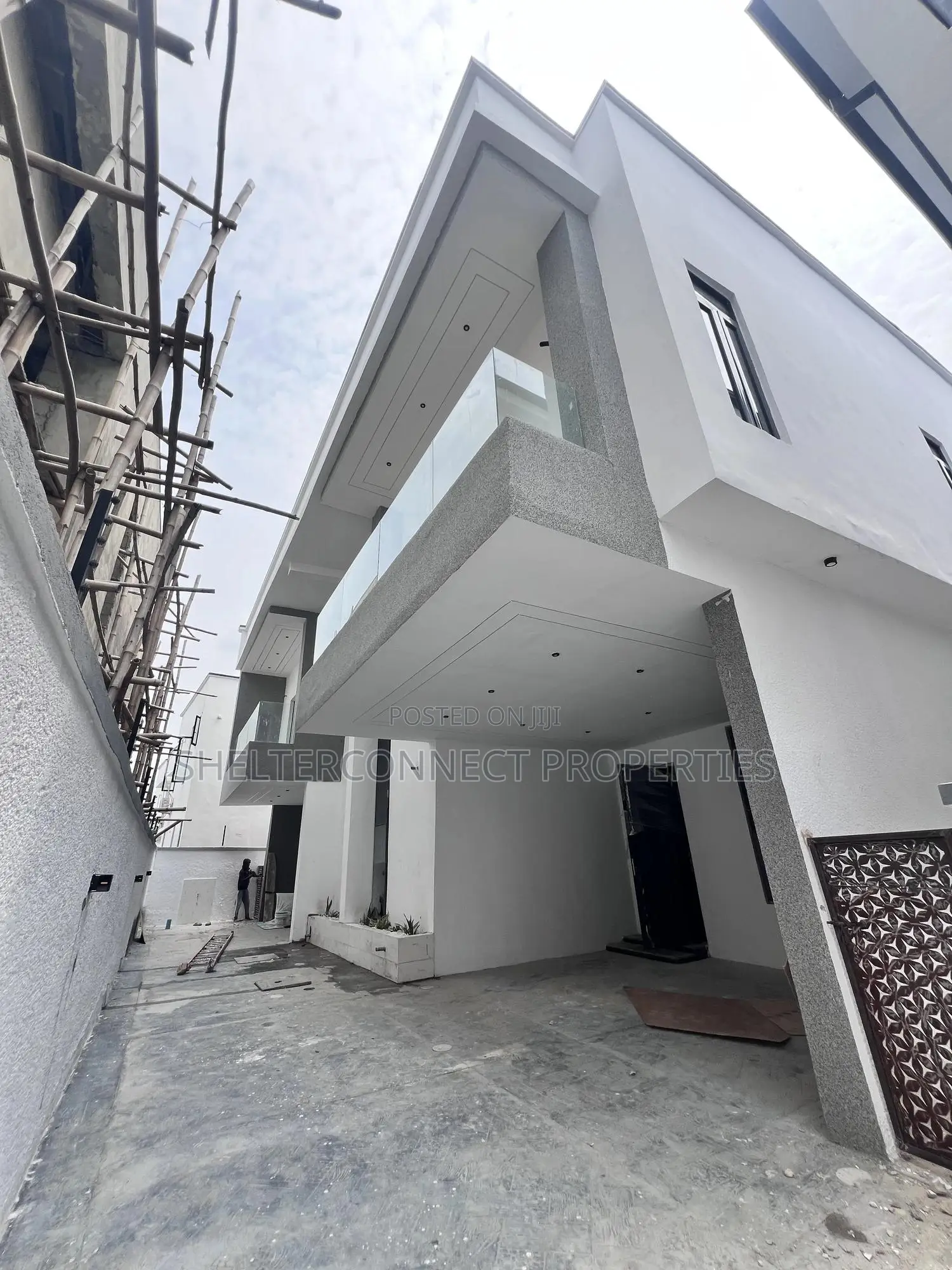 4bdrm Duplex in Ikota for sale in Ikota