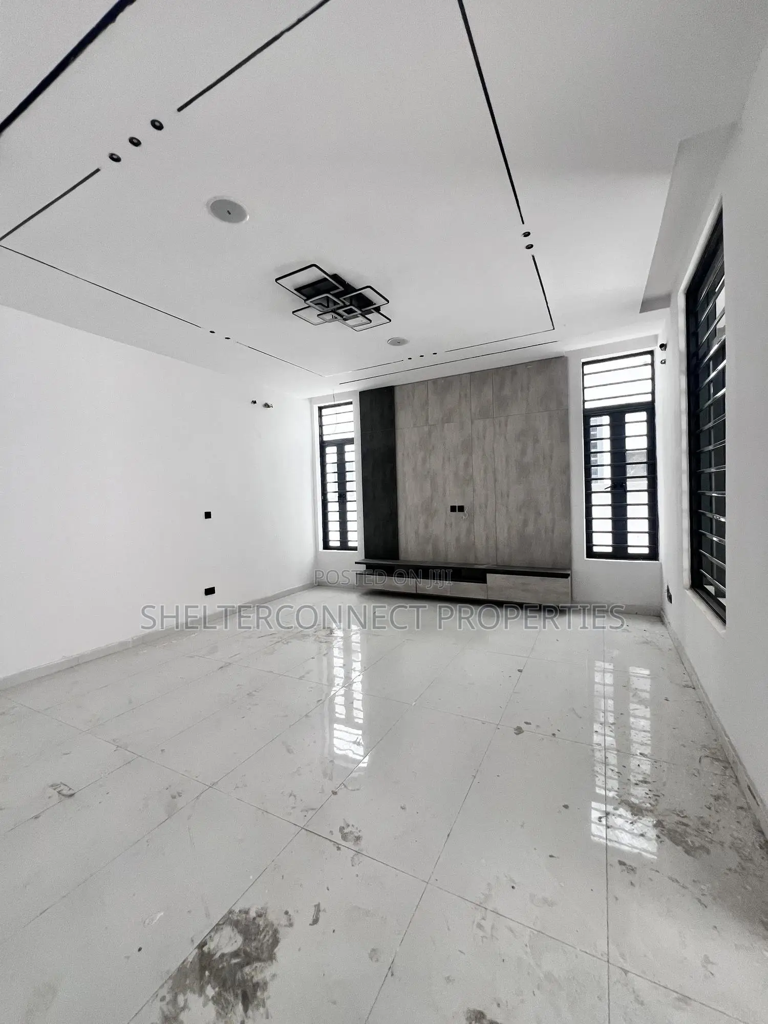 4bdrm Duplex in Ikota for sale in Ikota