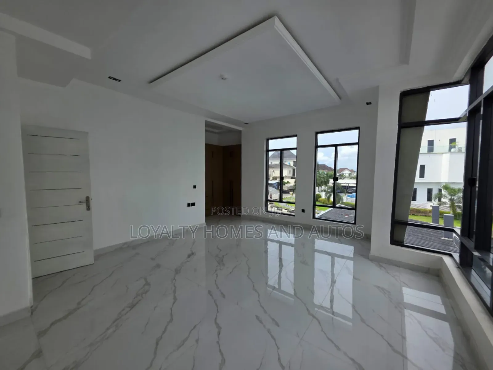 4bdrm Duplex in Adeniyi Jones for sale in Adeniyi Jones