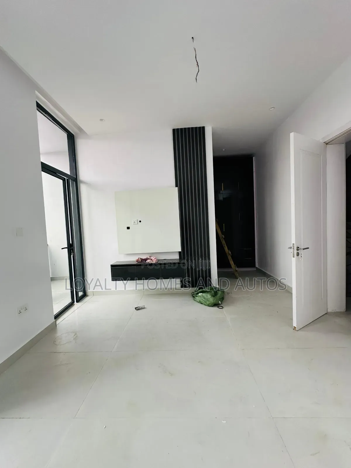 4bdrm Duplex in Adeniyi Jones for sale in Adeniyi Jones