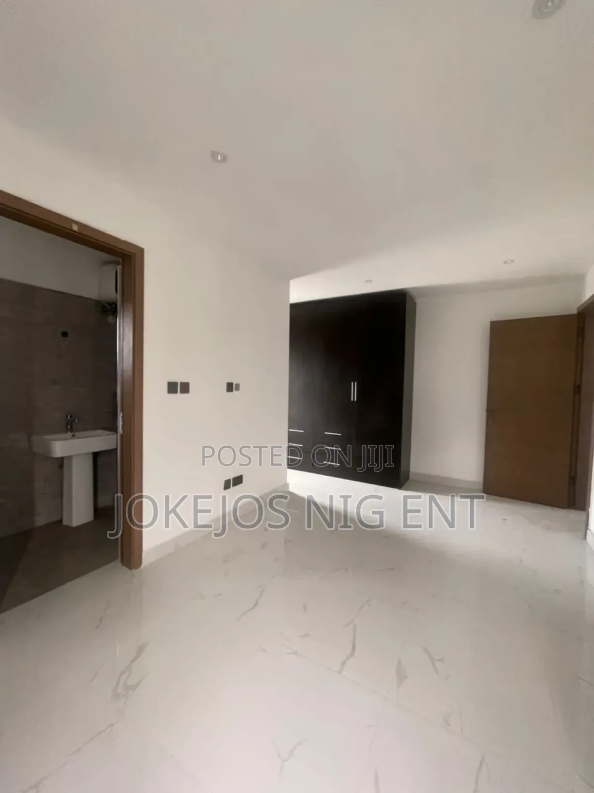 2bdrm Apartment in Ikoyi, Awolowo Road for sale in Awolowo Road