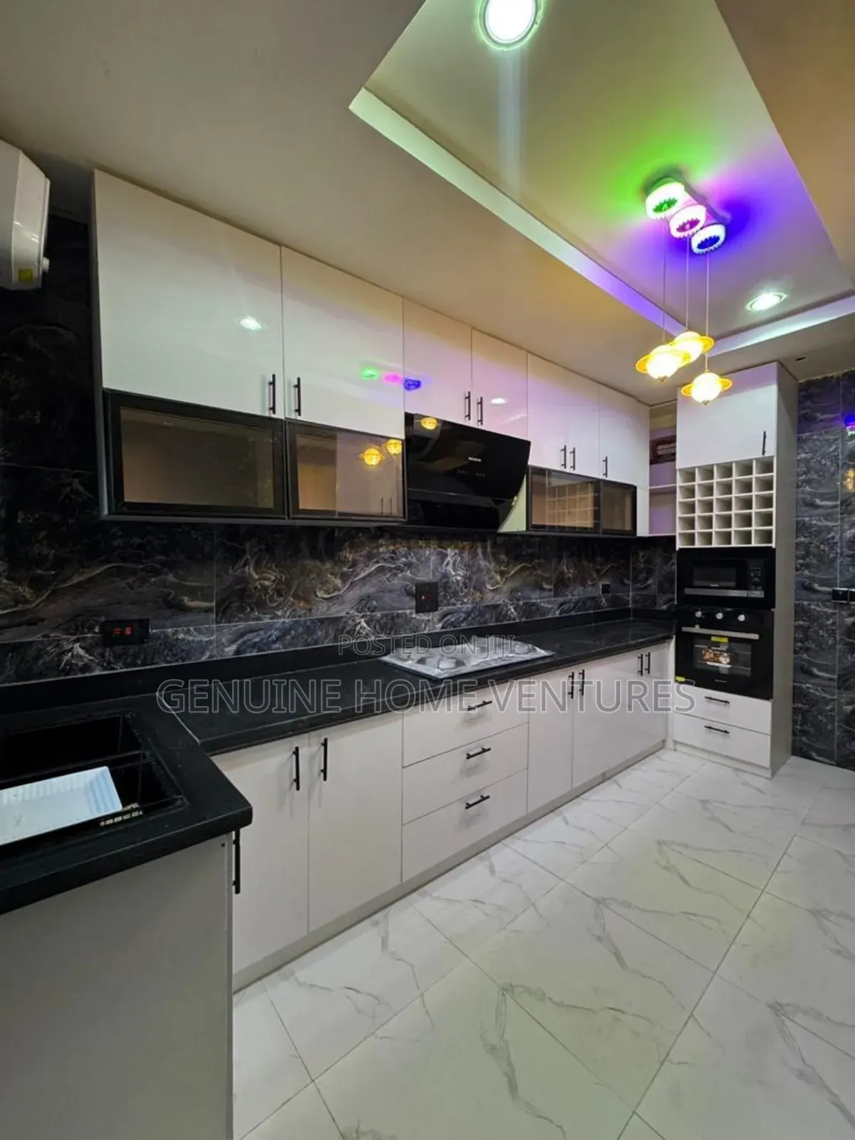 4bdrm Duplex in Orchid, Chevron for sale in Chevron