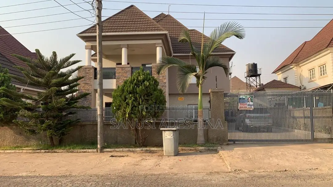 5bdrm Duplex in Life Camp ,Fct Abuja for sale in Life Camp