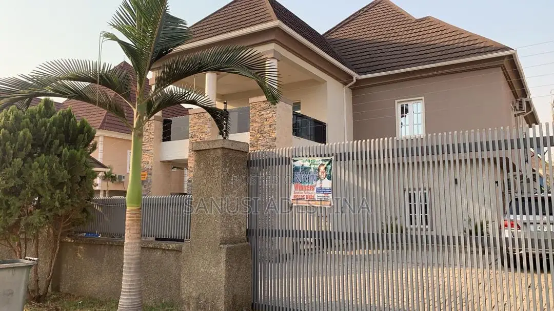5bdrm Duplex in Life Camp ,Fct Abuja for sale in Life Camp