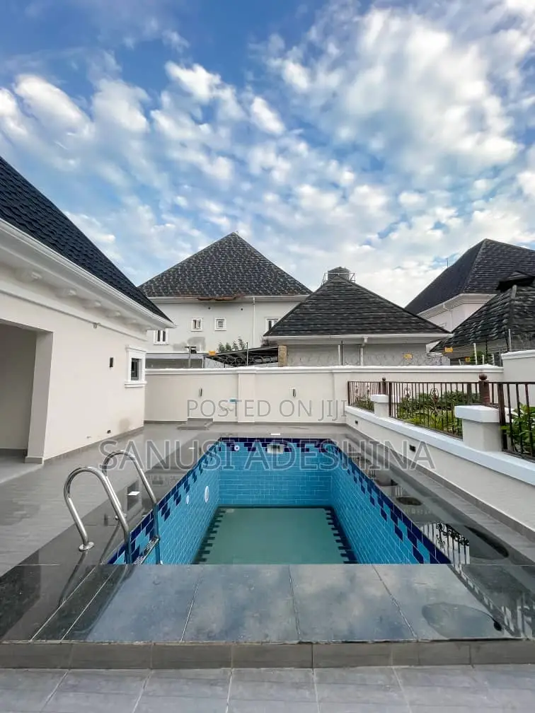 5bdrm Duplex in Life Camp ,Fct Abuja for sale in Life Camp