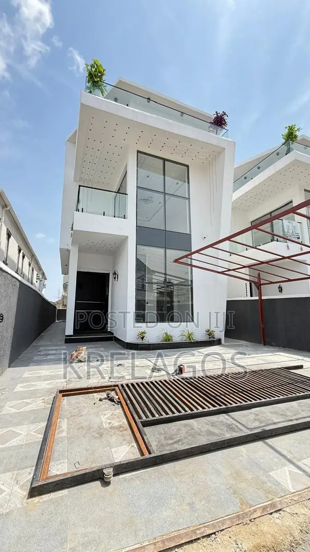 5bdrm Duplex in Sangotedo for sale in Sangotedo