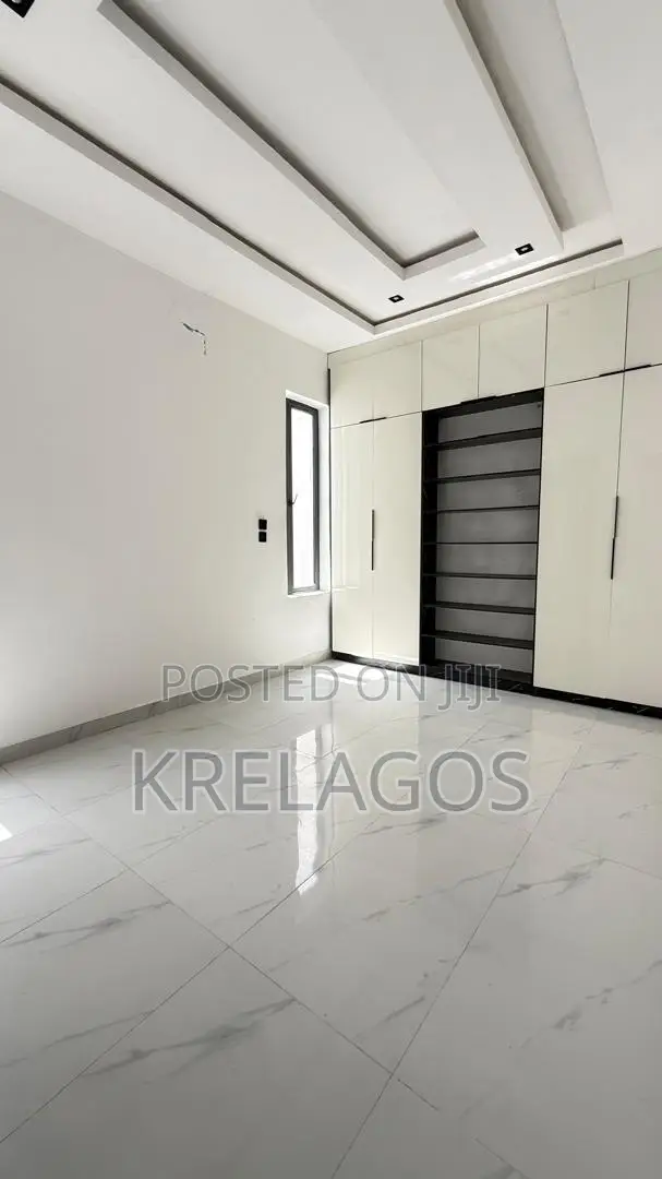 5bdrm Duplex in Sangotedo for sale in Sangotedo