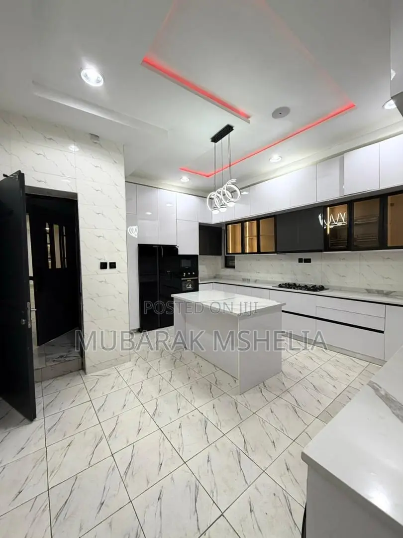 5bdrm Duplex in Wuye for sale in Wuye