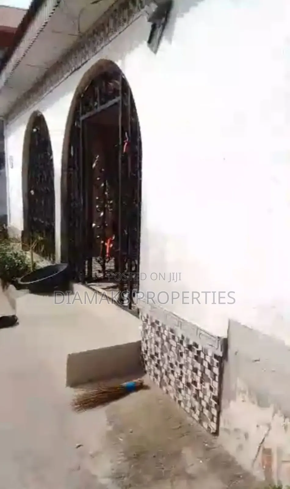 4bdrm Bungalow in Kadara Estate, Igbogbo for sale in Igbogbo