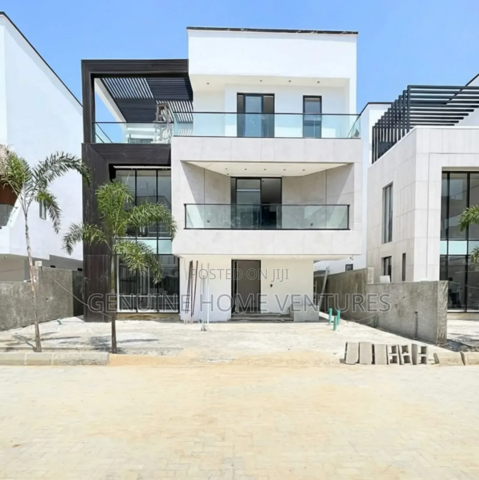 5bdrm Duplex in Lekki Phase 1 for sale in Lekki Phase 1