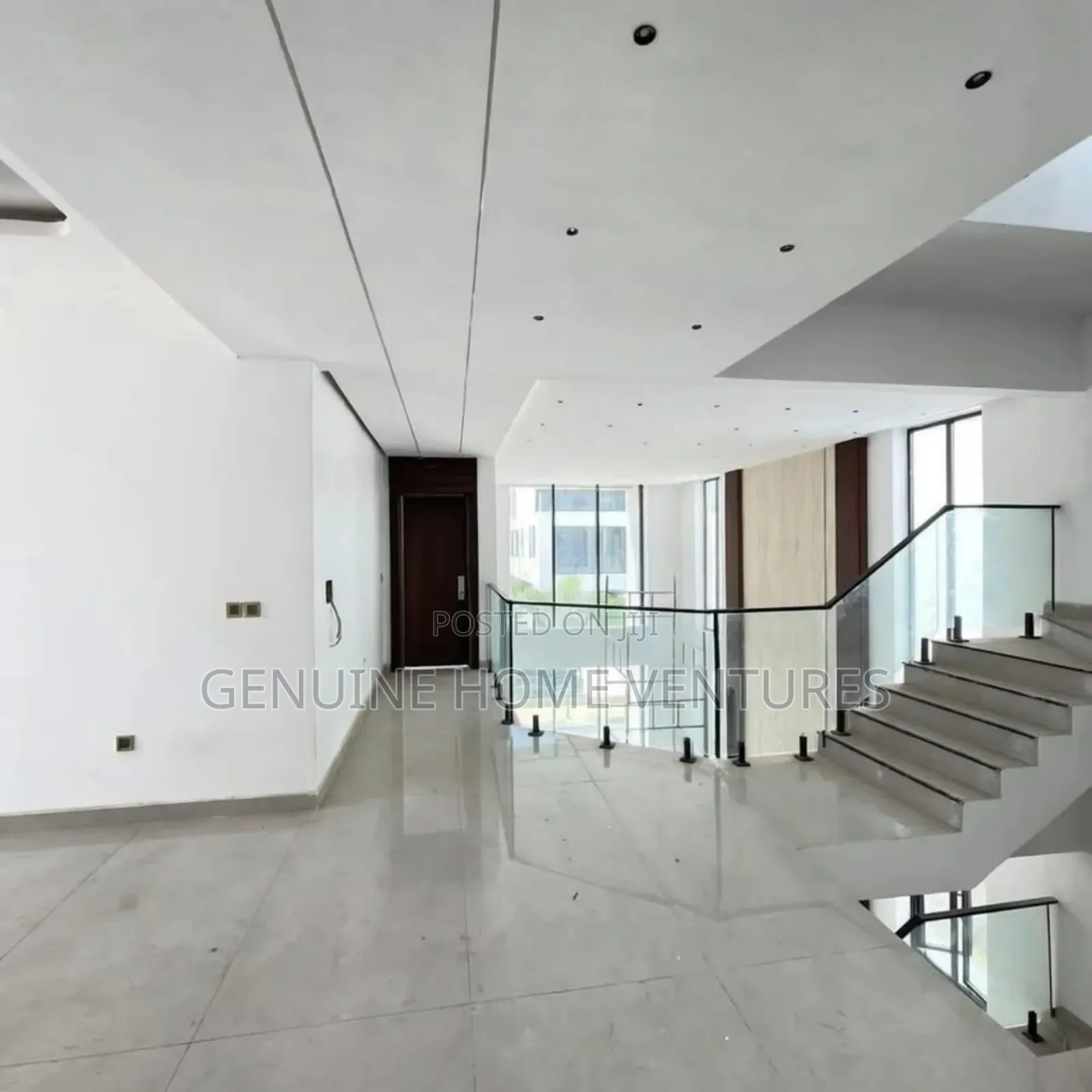 5bdrm Duplex in Lekki Phase 1 for sale in Lekki Phase 1