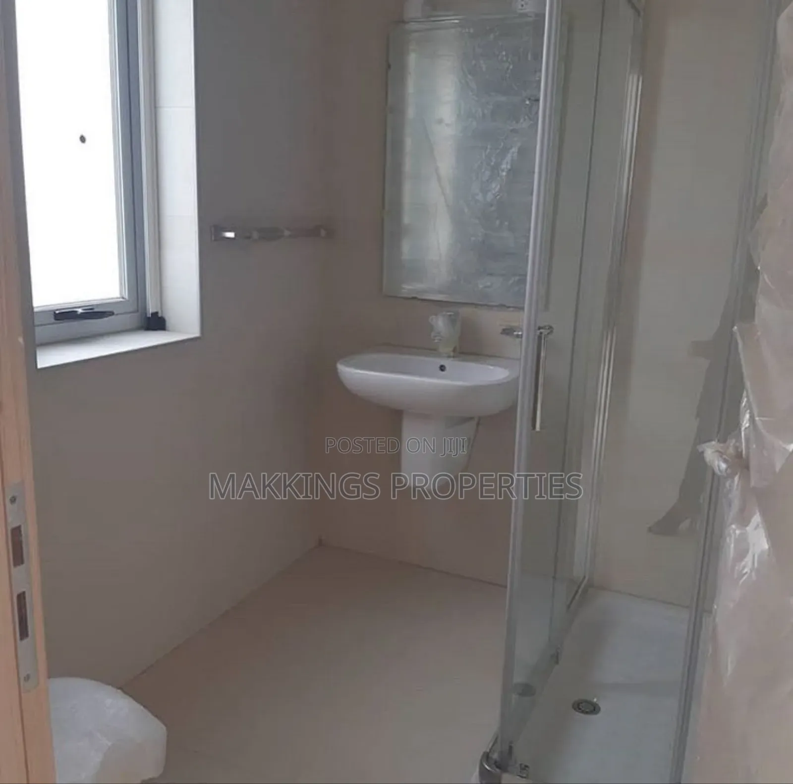 3bdrm Duplex in Banana Island for rent in Banana Island