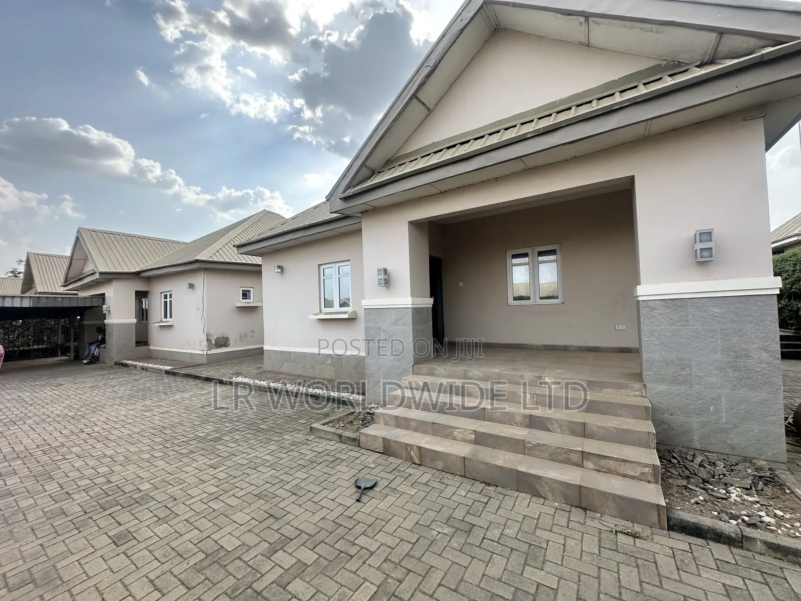 4bdrm Bungalow in Lugbe District for sale in Lugbe District
