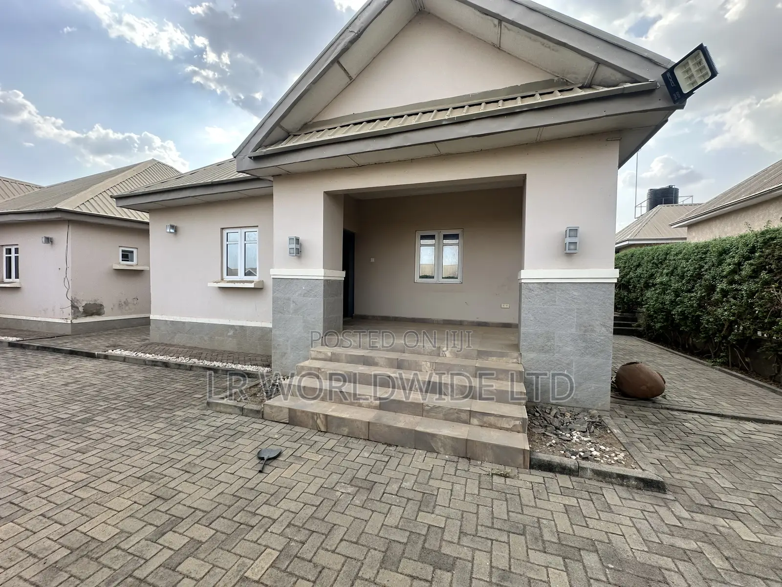 4bdrm Bungalow in Lugbe District for sale in Lugbe District