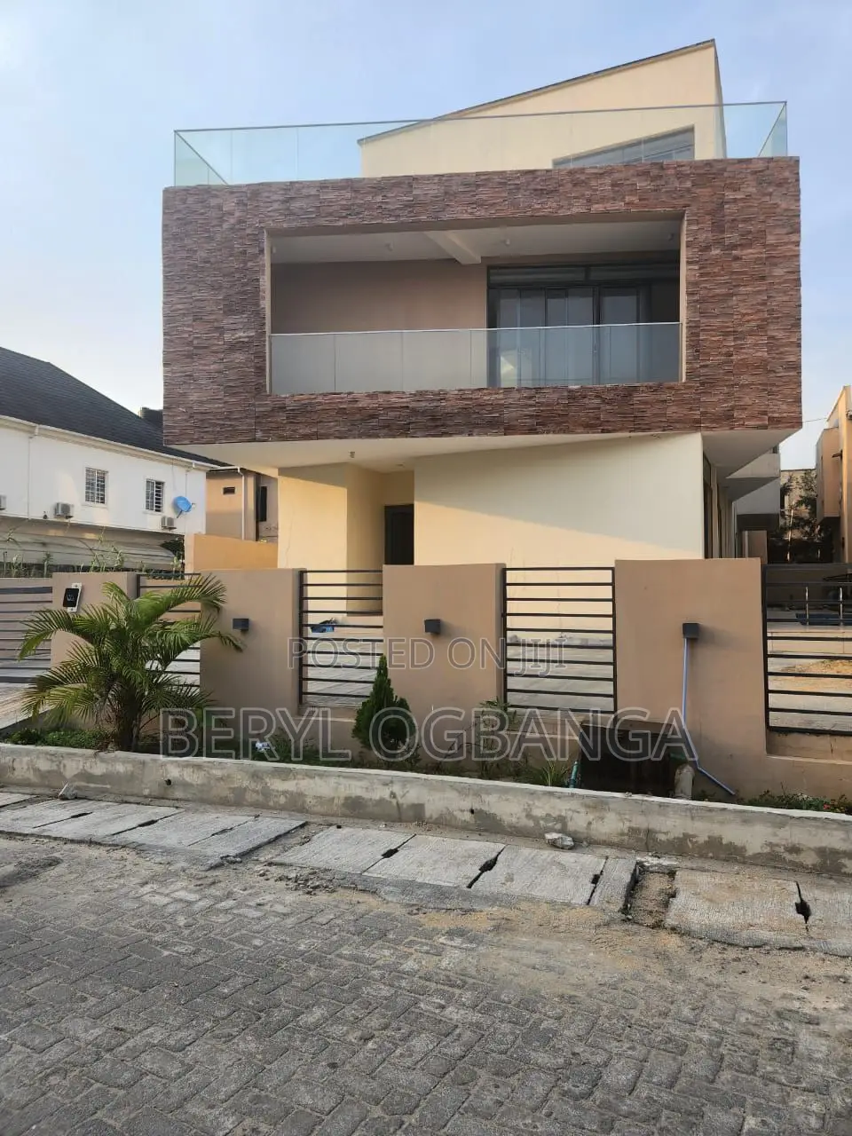 5bdrm Duplex in Lekki Phase 2 for rent in Lekki Phase 2