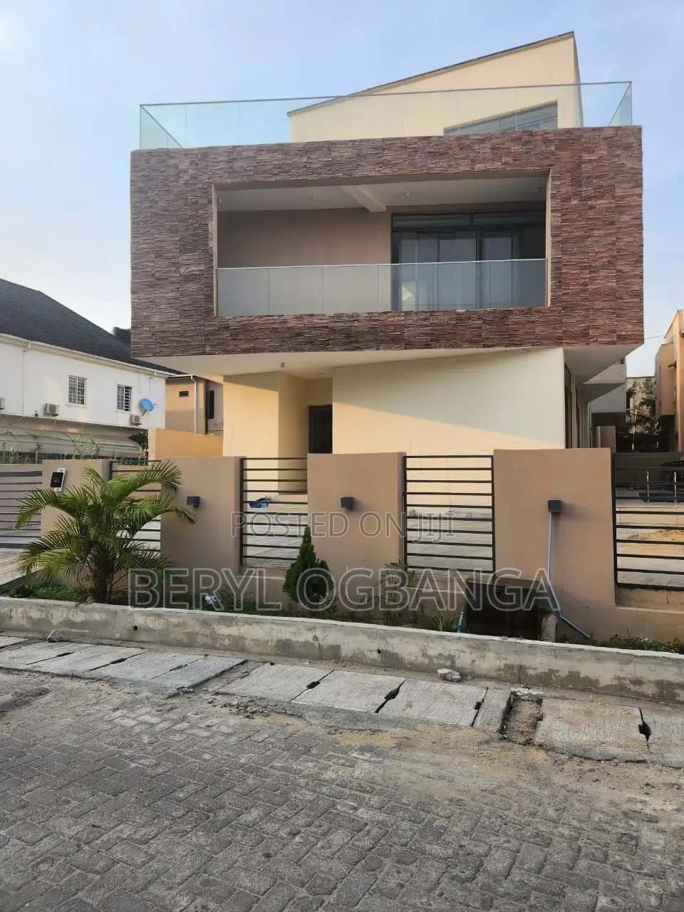 5bdrm Duplex in Lekki Phase 2 for rent in Lekki Phase 2