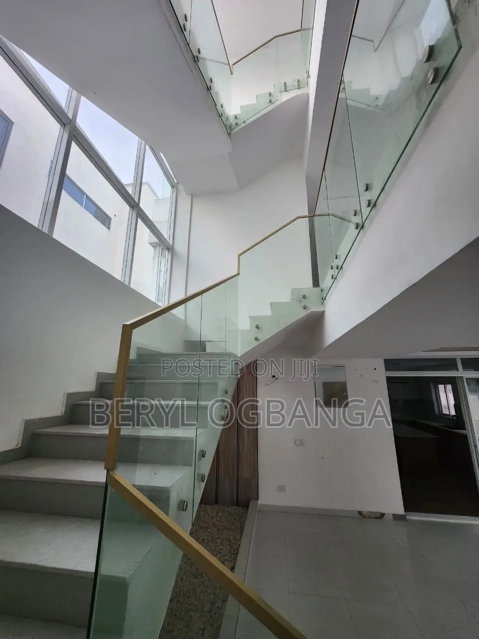 5bdrm Duplex in Lekki Phase 2 for rent in Lekki Phase 2